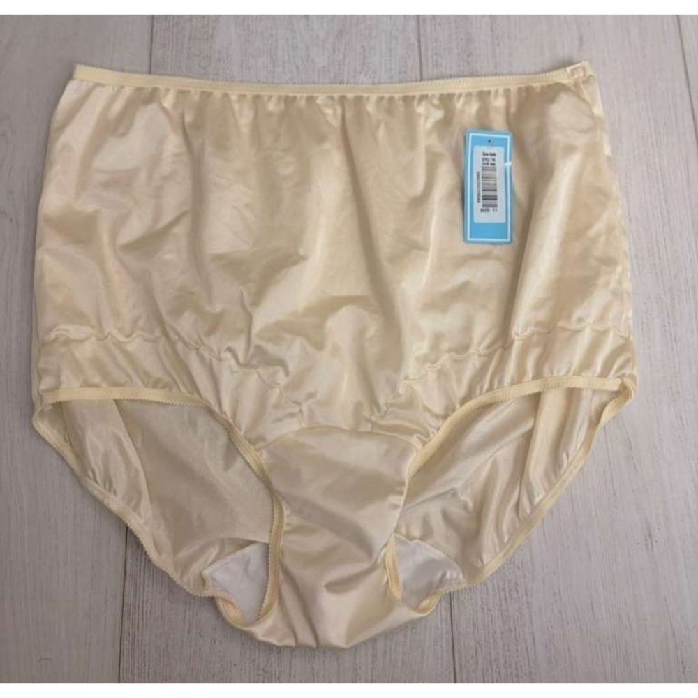 NWT Dixie Belle Vintage Nylon Panties Sz 13 Beige Scalloped Leg‎ Style 719